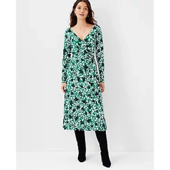 NEW Size 2 XS Womens Ann Taylor Floral Wrap Dress in Bright Kelly Green V-neck - Picture 1 of 1